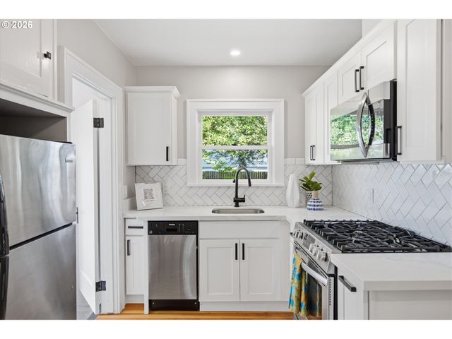 1934 Ne 55TH Ave, Portland, OR 97213