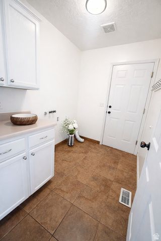 5634 MILLER CIR, Stansbury Park, UT 84074