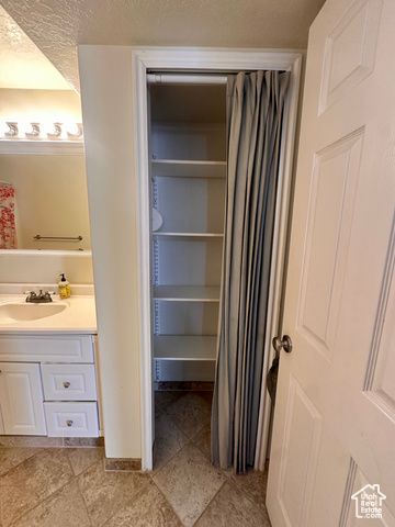 5634 MILLER CIR, Stansbury Park, UT 84074