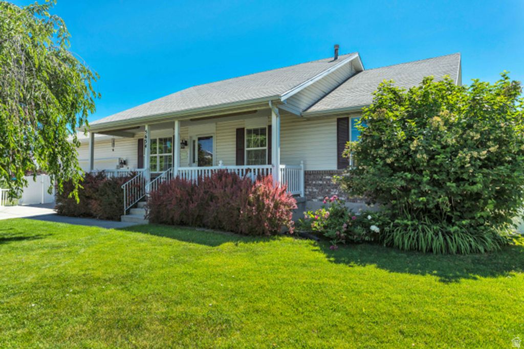 5634 MILLER CIR, Stansbury Park, UT 84074