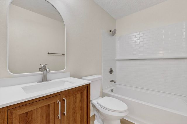 9745 Westbound Avenue SW, Albuquerque, NM 87121