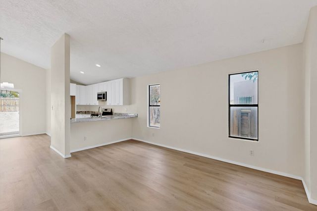 9745 Westbound Avenue SW, Albuquerque, NM 87121