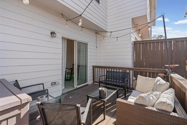 1057 Liberty NW Parkway, Atlanta, GA 30318