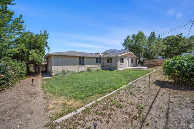 1920 E 7130 S, Cottonwood Heights, UT 84121