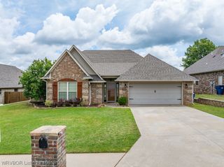 12115 Sapling Drive, Fort Smith, AR 72916