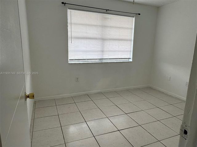 301 NW 177th St 204, Miami Gardens, FL 33169