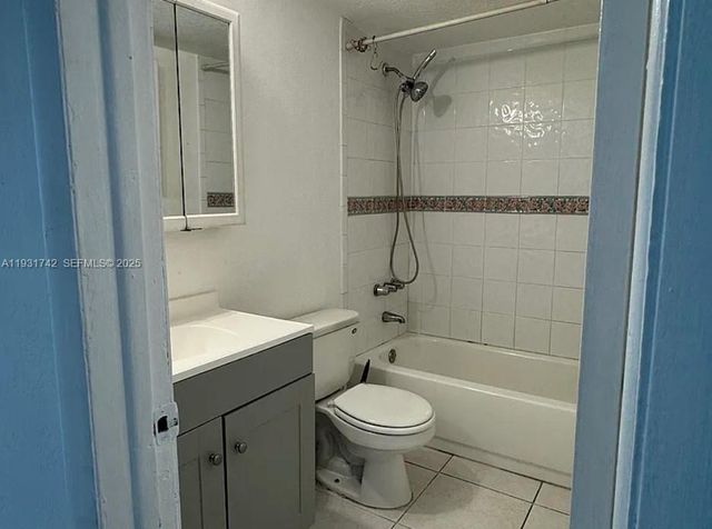 301 NW 177th St 204, Miami Gardens, FL 33169