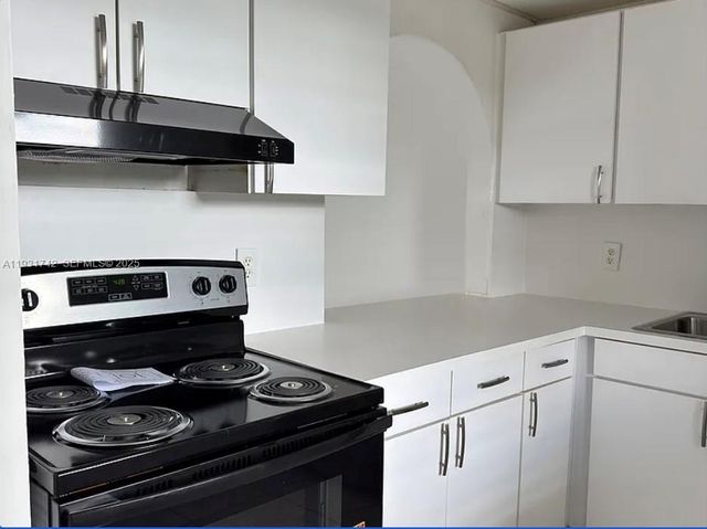 301 NW 177th St 204, Miami Gardens, FL 33169