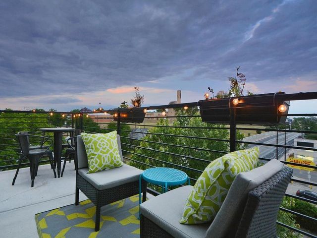 1615 E 7th ST 301, Austin, TX 78702