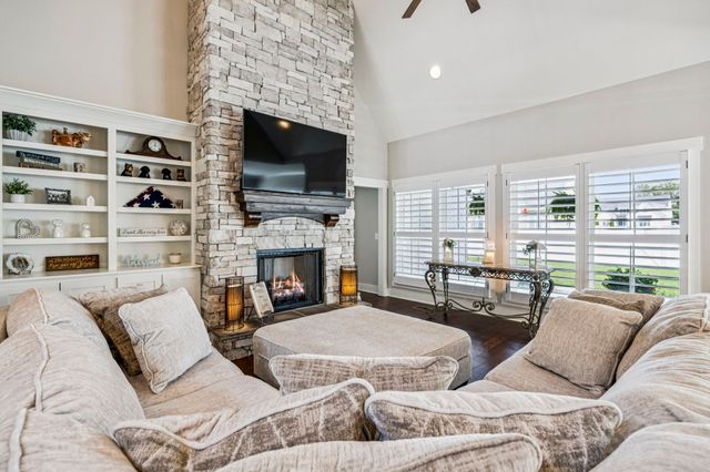 1832 Rhonda Dr, Christiana, TN 37037