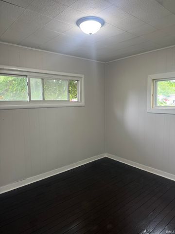 2324 25 th, Fort Wayne, IN 46807