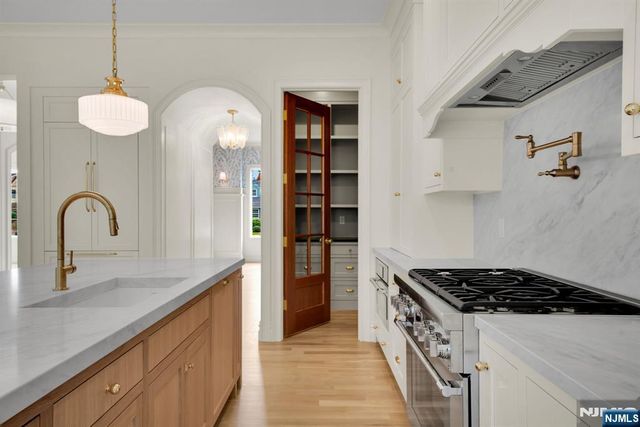 331 Martom Road, Wyckoff, NJ 07481