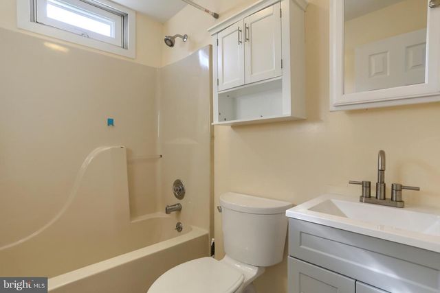 811 E LEHMAN ST, Lebanon, PA 17046