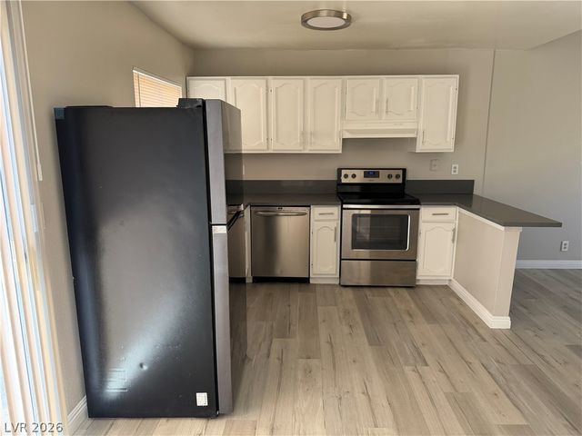 5206 Golden Lane D, Las Vegas, NV 89119