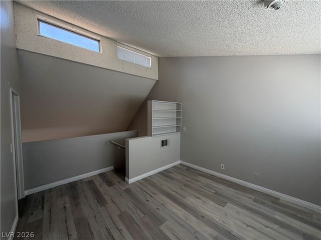 5206 Golden Lane D, Las Vegas, NV 89119
