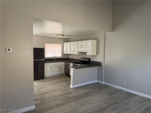 5206 Golden Lane D, Las Vegas, NV 89119