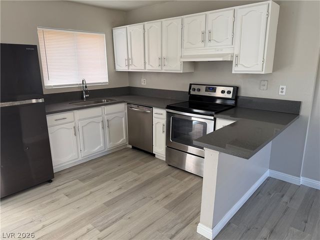 5206 Golden Lane D, Las Vegas, NV 89119