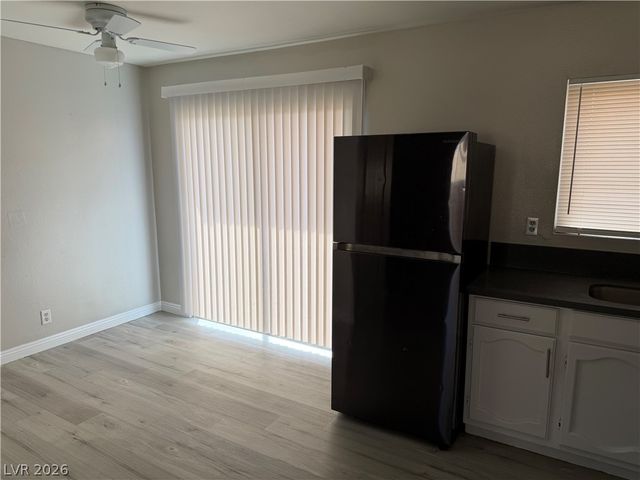 5206 Golden Lane D, Las Vegas, NV 89119