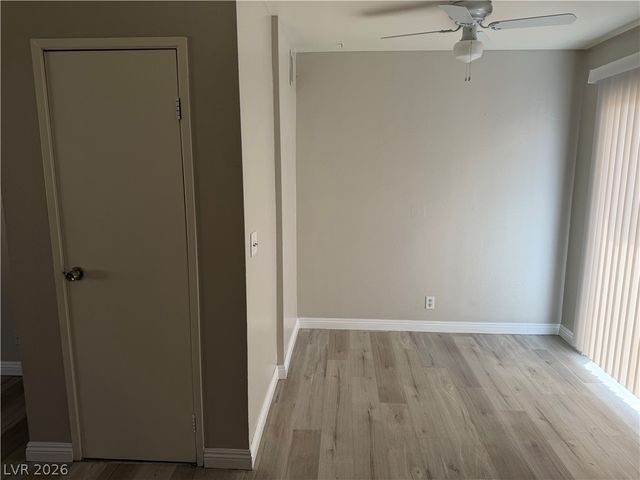 5206 Golden Lane D, Las Vegas, NV 89119