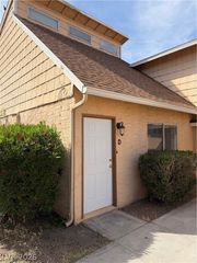 5206 Golden Lane D, Las Vegas, NV 89119