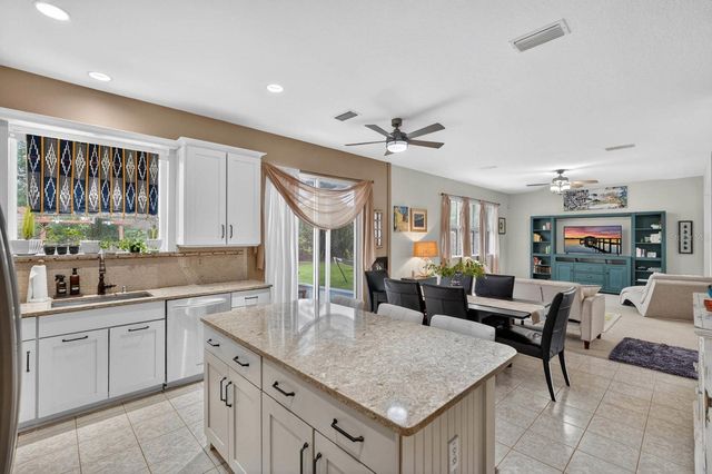 76 UNIVERSAL TRAIL, Palm Coast, FL 32164