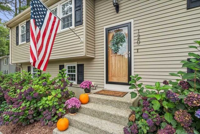120 Ivy Lane, Northbridge, MA 01588