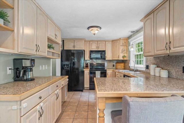 120 Ivy Lane, Northbridge, MA 01588
