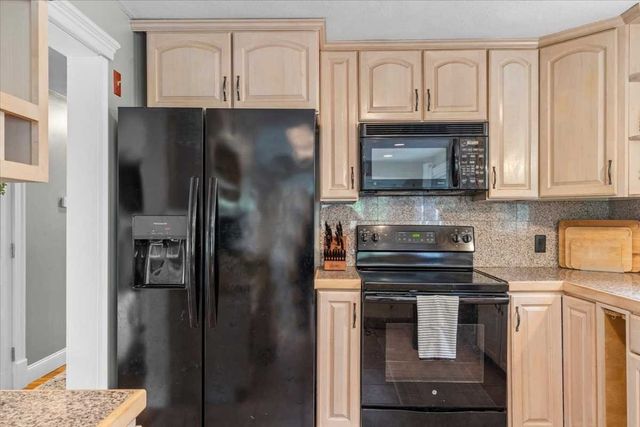 120 Ivy Lane, Northbridge, MA 01588