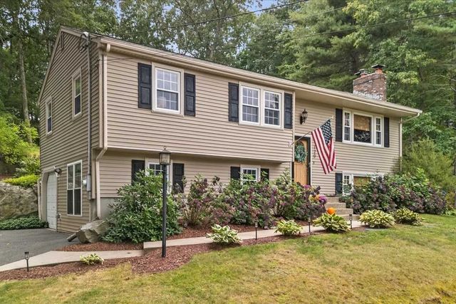 120 Ivy Lane, Northbridge, MA 01588
