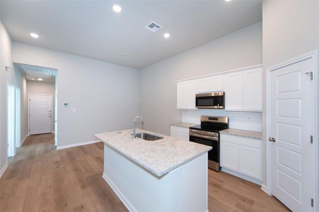 403 Cross Barn BLVD B, Buda, TX 78610