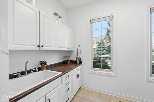 10285 Normandy Court, Fishers, IN 46040