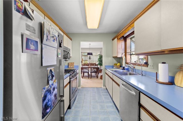5800 Ridgeview Lane, Willoughby, OH 44094