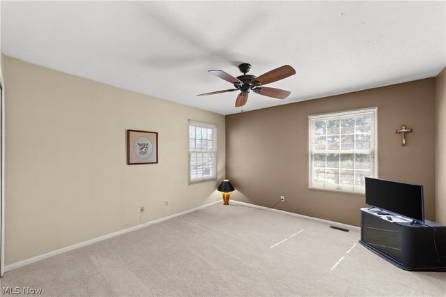 5800 Ridgeview Lane, Willoughby, OH 44094