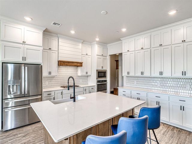 5017 Asheville Way, Choctaw, OK 73020