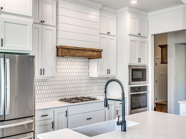 5017 Asheville Way, Choctaw, OK 73020