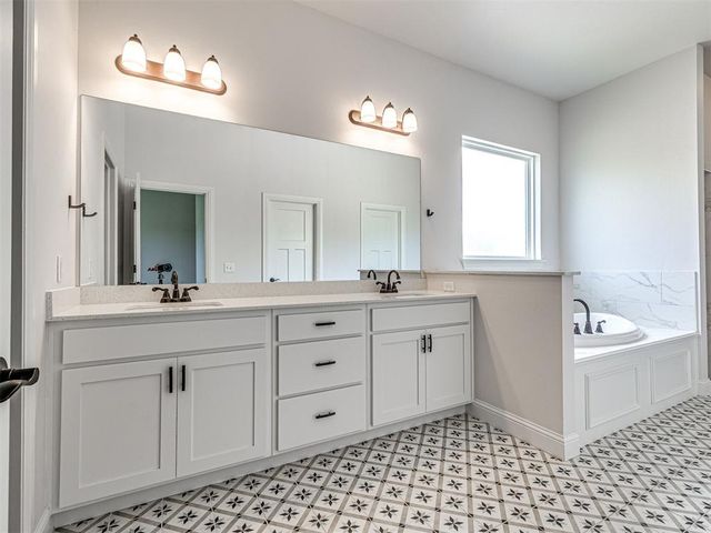5017 Asheville Way, Choctaw, OK 73020