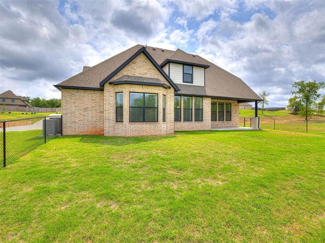 5017 Asheville Way, Choctaw, OK 73020
