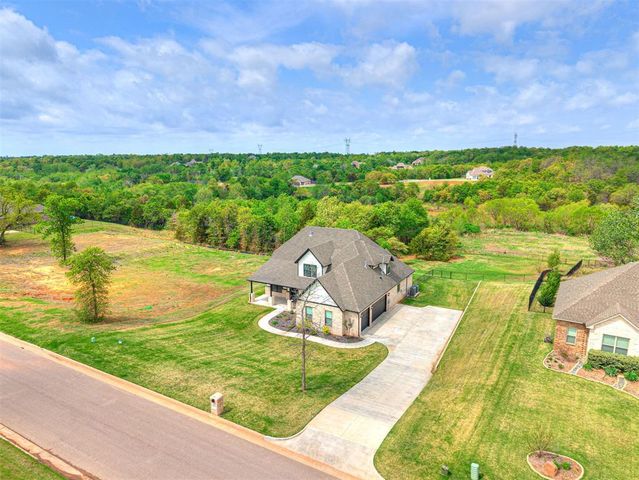5017 Asheville Way, Choctaw, OK 73020