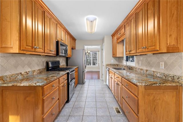 805 Springharbor Court, Woodstock, GA 30188