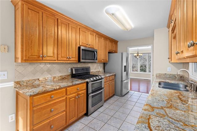 805 Springharbor Court, Woodstock, GA 30188