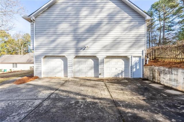 805 Springharbor Court, Woodstock, GA 30188