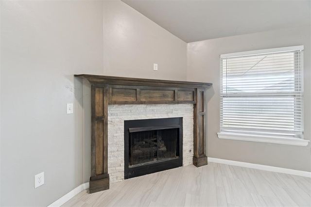 1109 Chestnut Creek Drive, Yukon, OK 73099