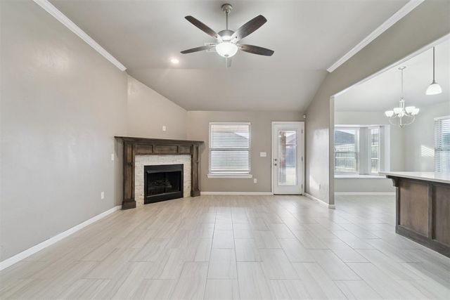 1109 Chestnut Creek Drive, Yukon, OK 73099