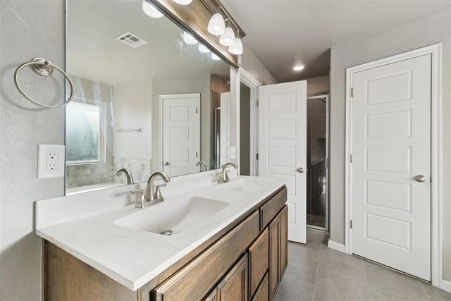 1109 Chestnut Creek Drive, Yukon, OK 73099