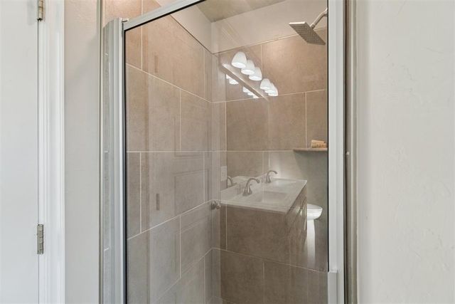 1109 Chestnut Creek Drive, Yukon, OK 73099