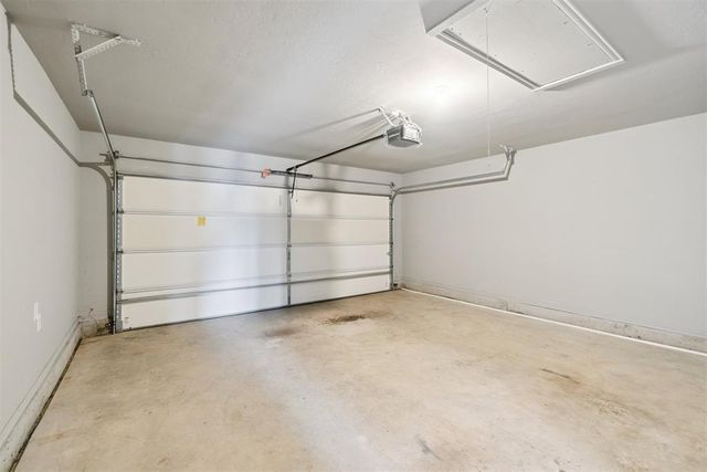 1109 Chestnut Creek Drive, Yukon, OK 73099