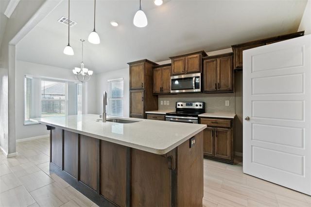 1109 Chestnut Creek Drive, Yukon, OK 73099