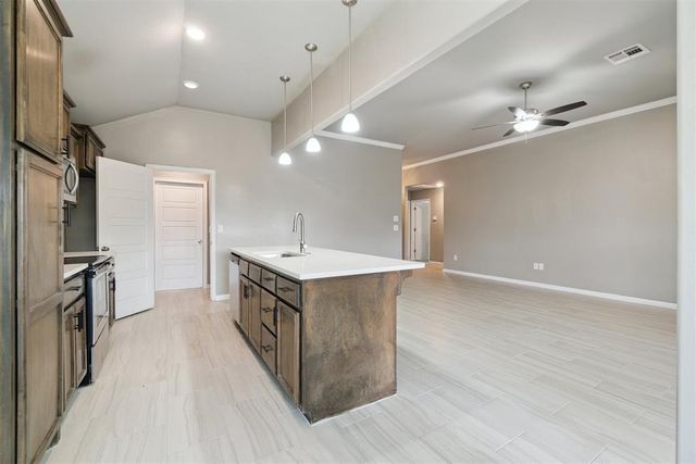 1109 Chestnut Creek Drive, Yukon, OK 73099