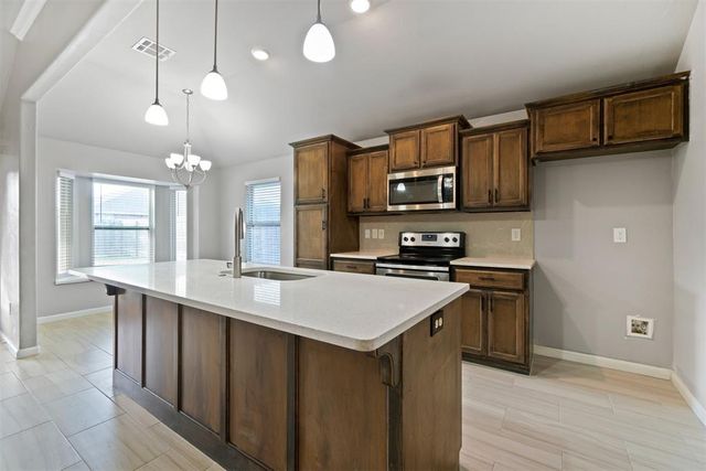 1109 Chestnut Creek Drive, Yukon, OK 73099