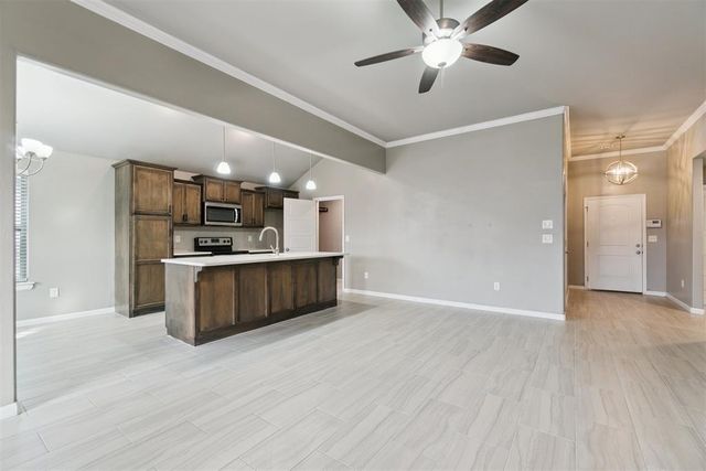 1109 Chestnut Creek Drive, Yukon, OK 73099